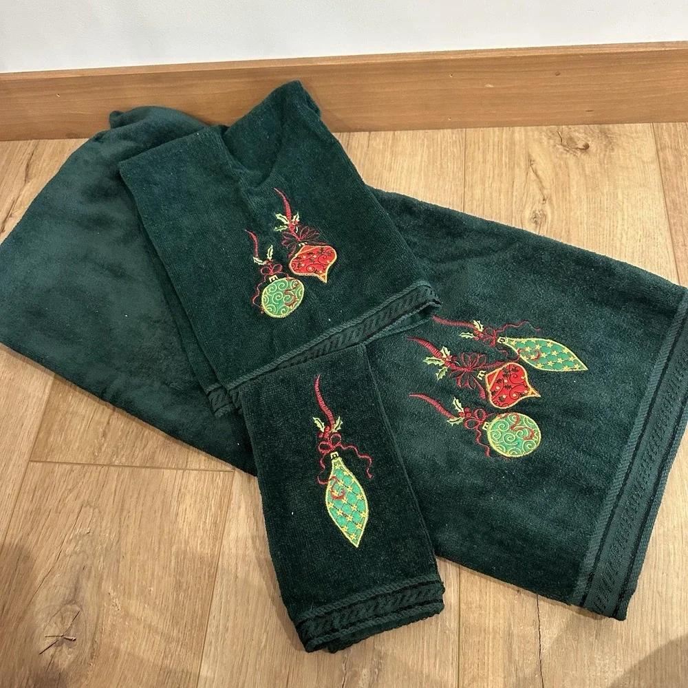 VTG Towel Set Of‎ 3 Walmart Green Red Ornaments 100% Cotton Bath Hand Towel